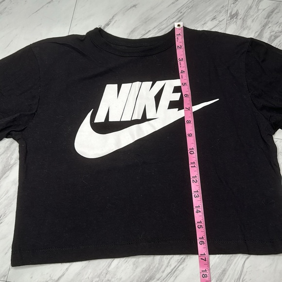 Nike, The Nike Tee, Cropped, Size Small - Picture 3 of 5